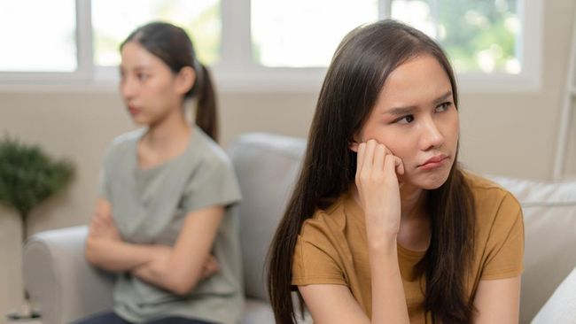 10 Ciri Kepribadian Orang yang Memilih Diam saat Marah dan Kecewa